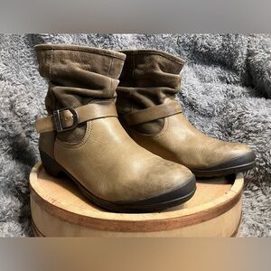 Bogs Cassie Low Waterproof Leather Ankle Boots Brown Slouch Women's Size 8